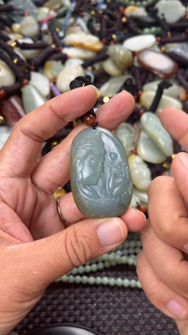 【闪购商品】和田玉颈饰未镶嵌多样性发货没有证书拍一发一有瑕