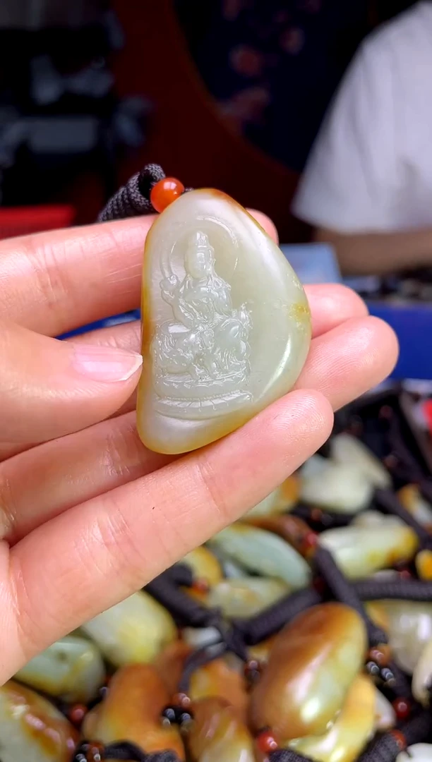 和田玉未镶嵌颈饰1