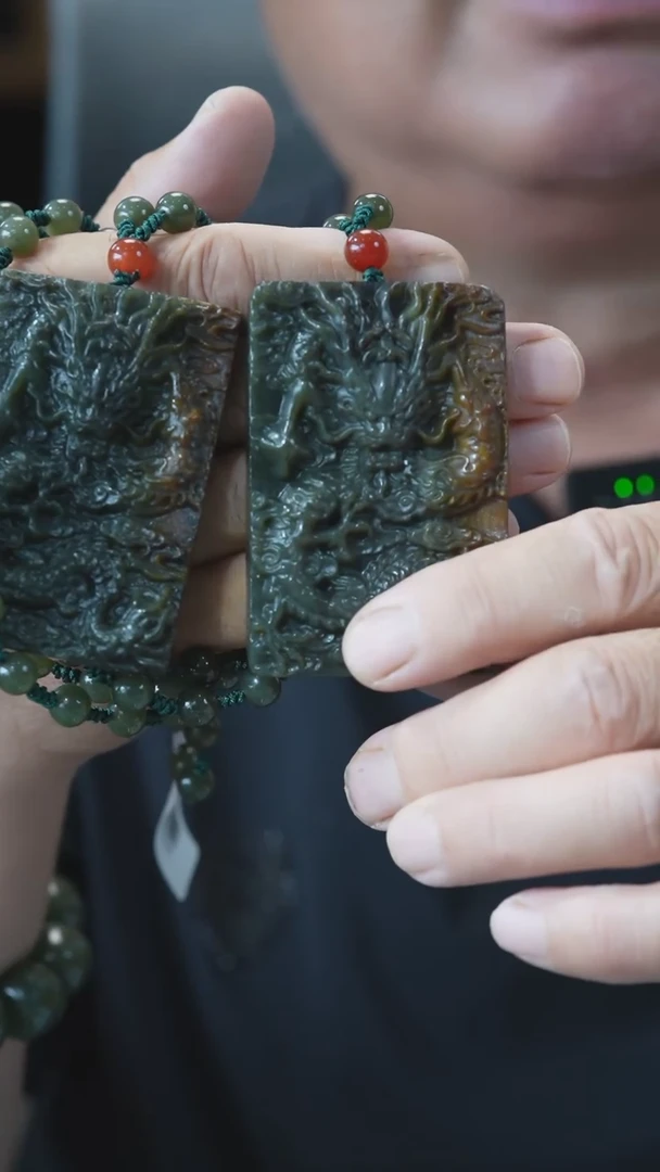 岫岩河磨玉（透闪石质玉）未镶嵌颈饰龙牌多样性发其一