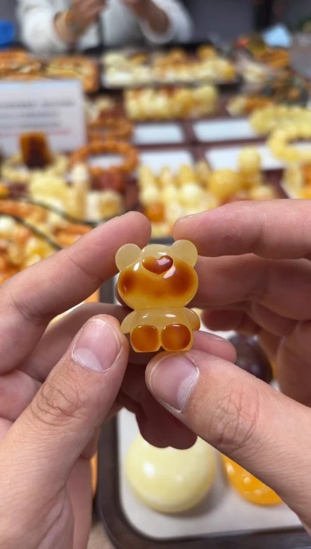 【闪购商品】蜜蜡裸石未镶嵌小熊