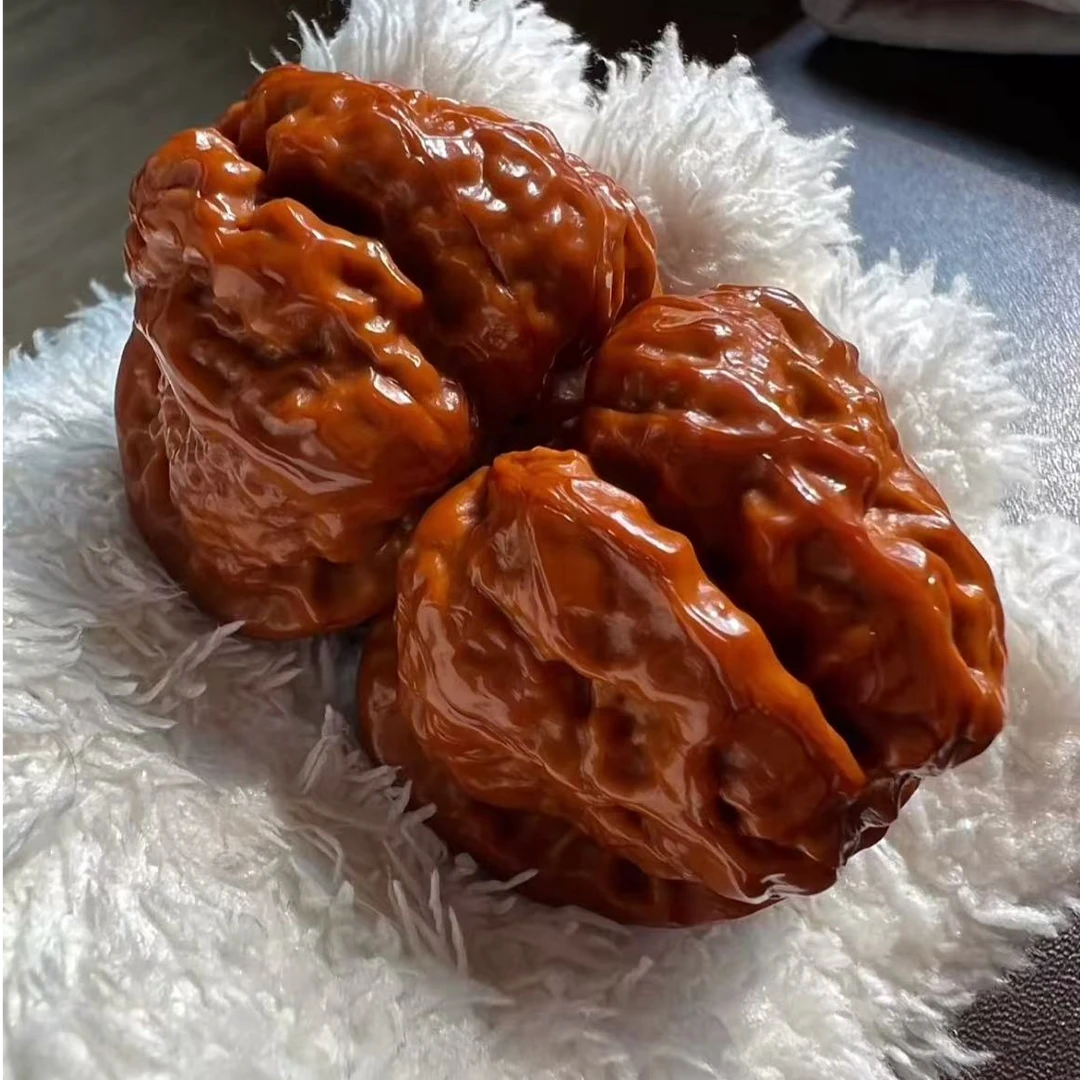 野生文玩核桃手把件