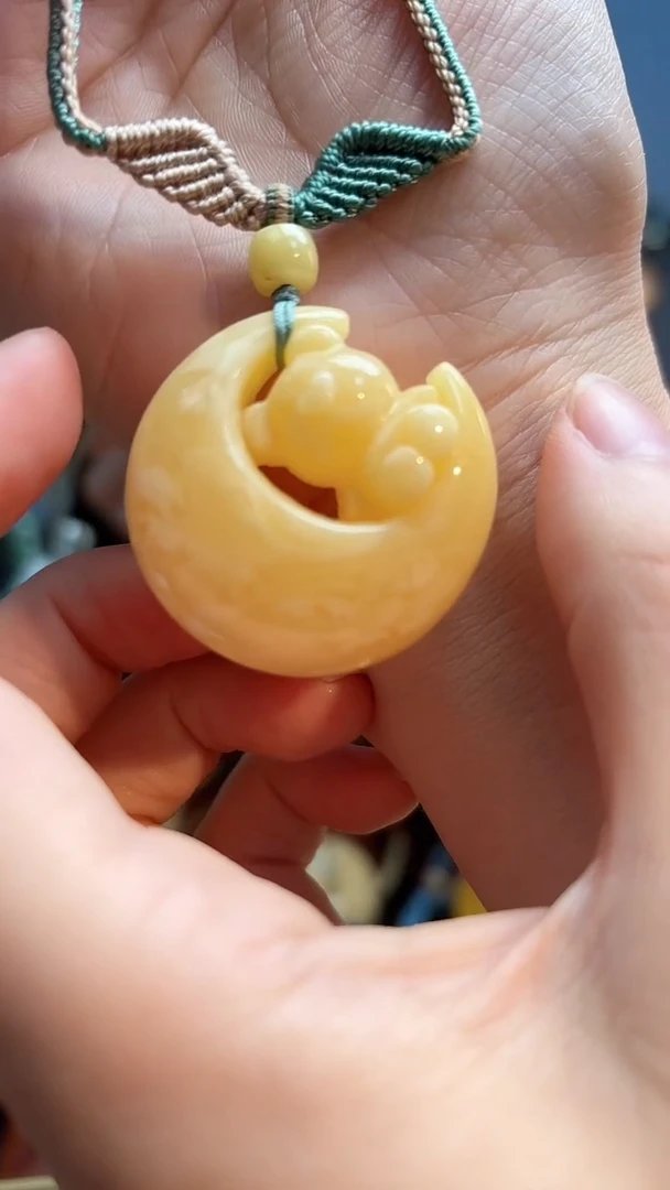 琥珀颈饰未镶嵌吊坠