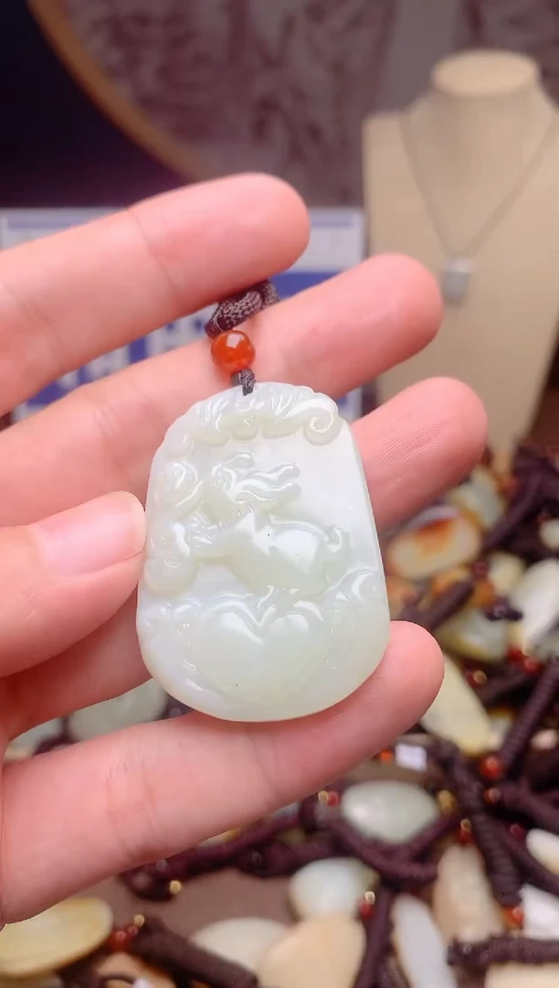 和田玉未镶嵌颈饰1