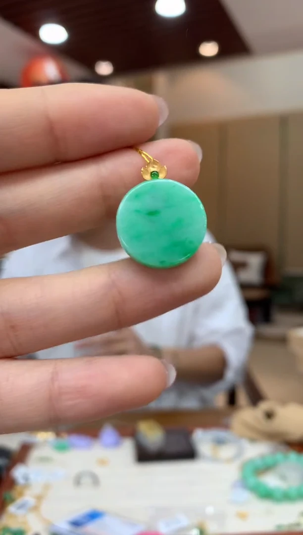 吊坠(不含链)18K金镶嵌翡翠无事牌