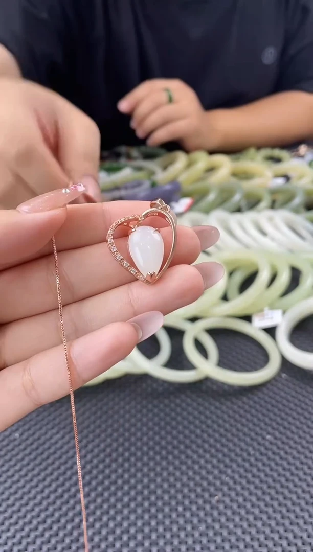 和田玉未镶嵌颈饰天然和田玉  56