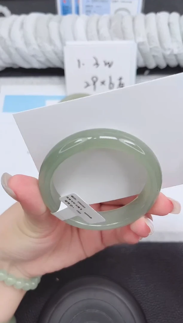 未镶嵌手镯石英质玉177-54.6