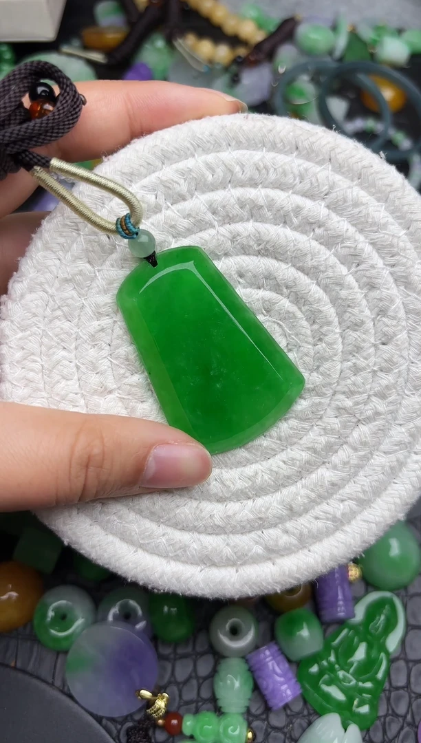 颈饰未镶嵌翡翠缅甸翡翠吊坠