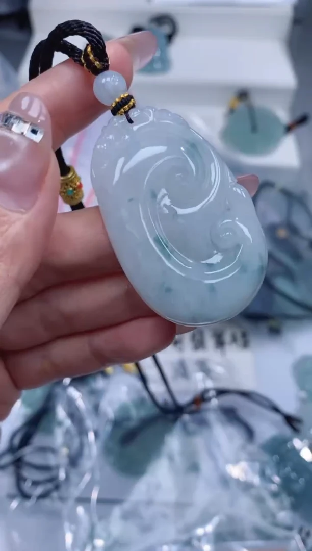 颈饰未镶嵌翡翠吊坠