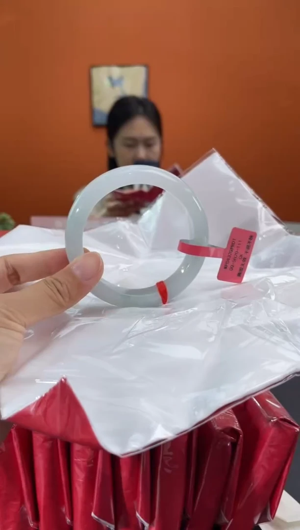 未镶嵌手镯翡翠2    55-57