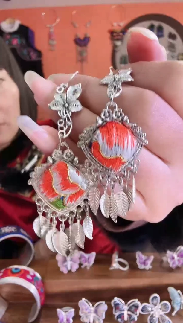 织绣手工苗绣刺绣首饰123