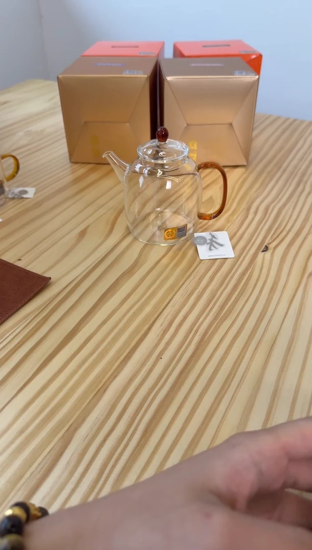 雅**尖宴臣壶 琥珀+逸杯一对琥珀