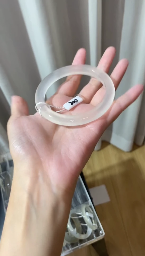 手镯玛瑙/玉髓未镶嵌61.5鉴赏期48小时（微痕）