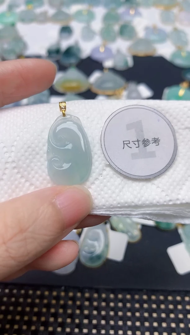 颈饰18K金镶嵌翡翠天然缅甸A货翡翠