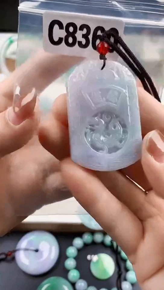 颈饰未镶嵌翡翠天然翡翠吊坠挂件