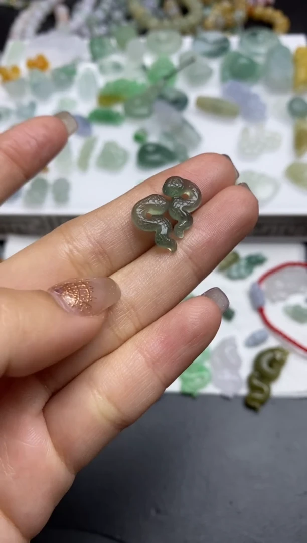 【闪购商品】定制翡翠未镶嵌翡翠毛货~