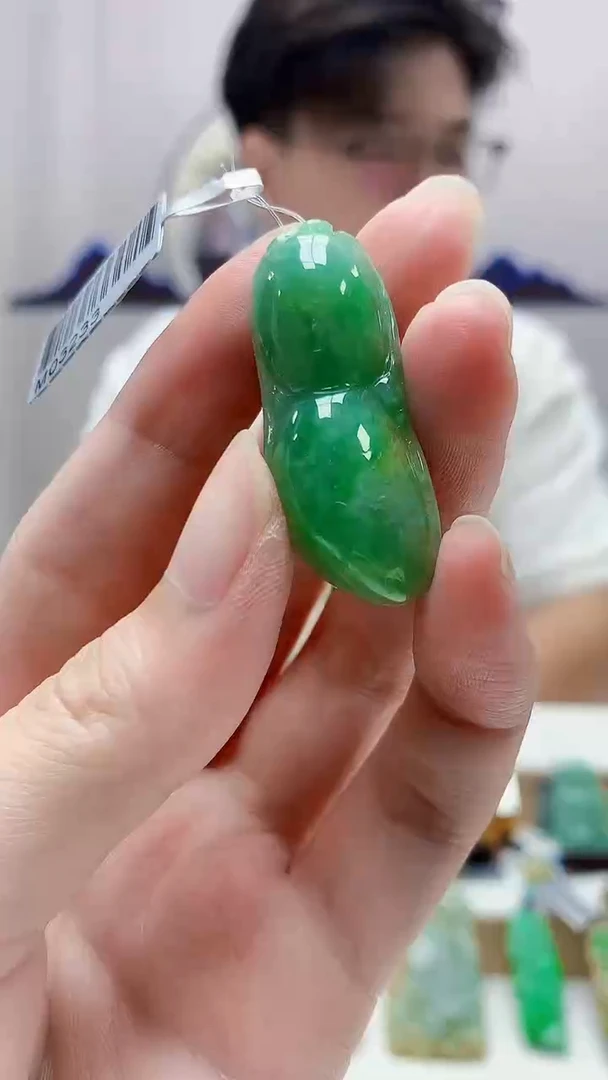 未镶嵌定制翡翠4688zm-毛货挂件34豆子