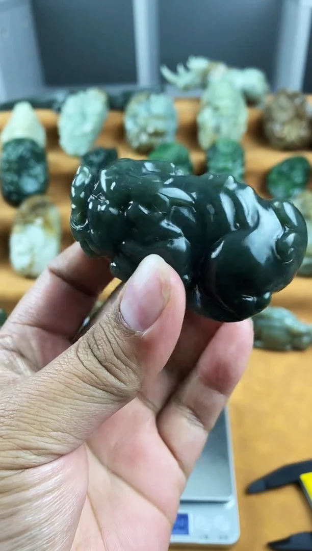 未镶嵌和田玉把件1