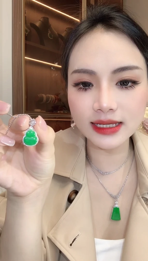 【闪购商品】翡翠吊坠(不含链)18K金镶嵌A19