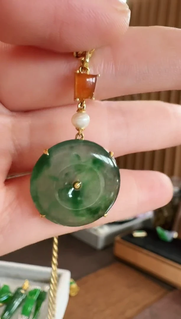 吊坠(不含链)18K金镶嵌翡翠吊坠