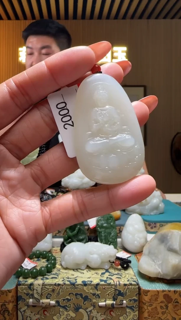 颈饰未镶嵌和田玉1