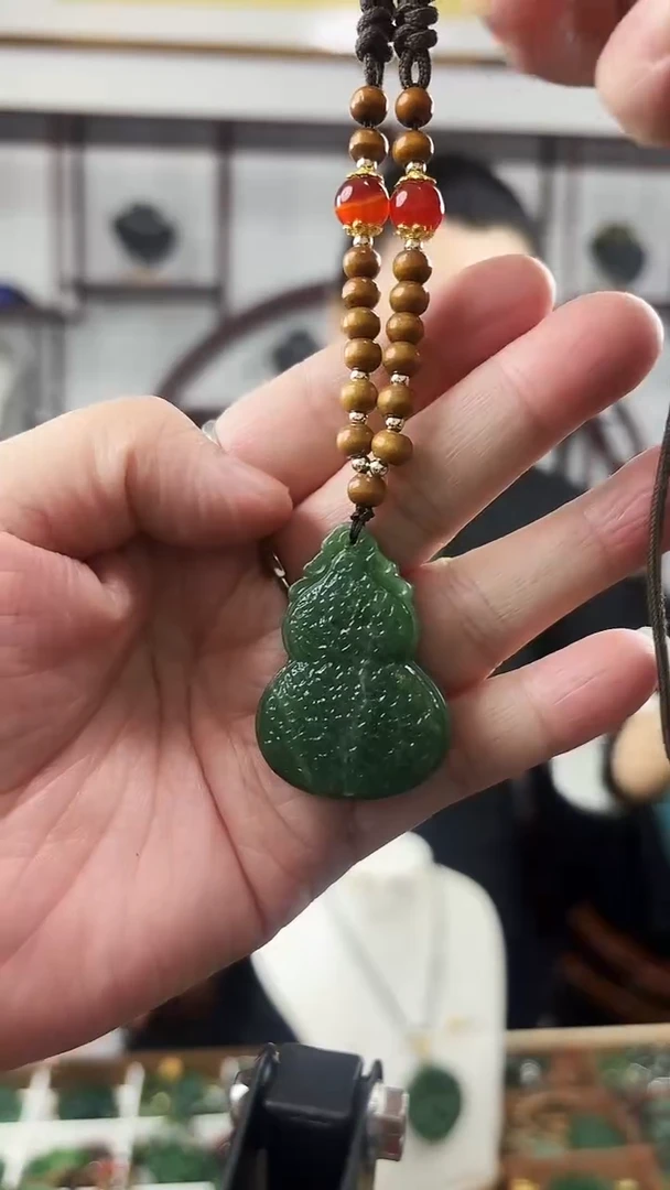 颈饰未镶嵌和田玉葫芦