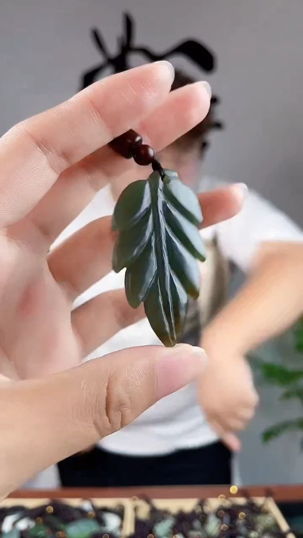 和田玉未镶嵌颈饰拍一发一，多样性发货