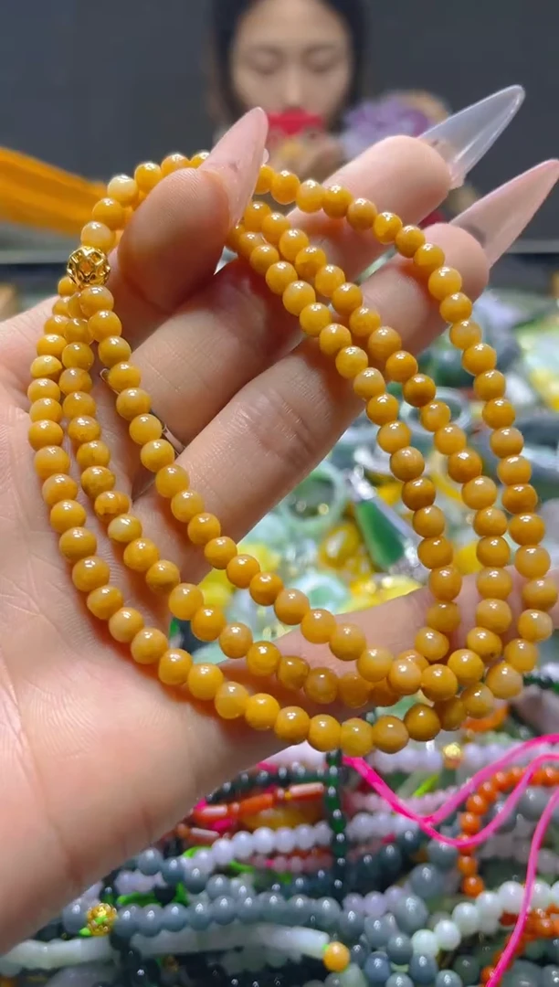 颈饰未镶嵌翡翠4MM