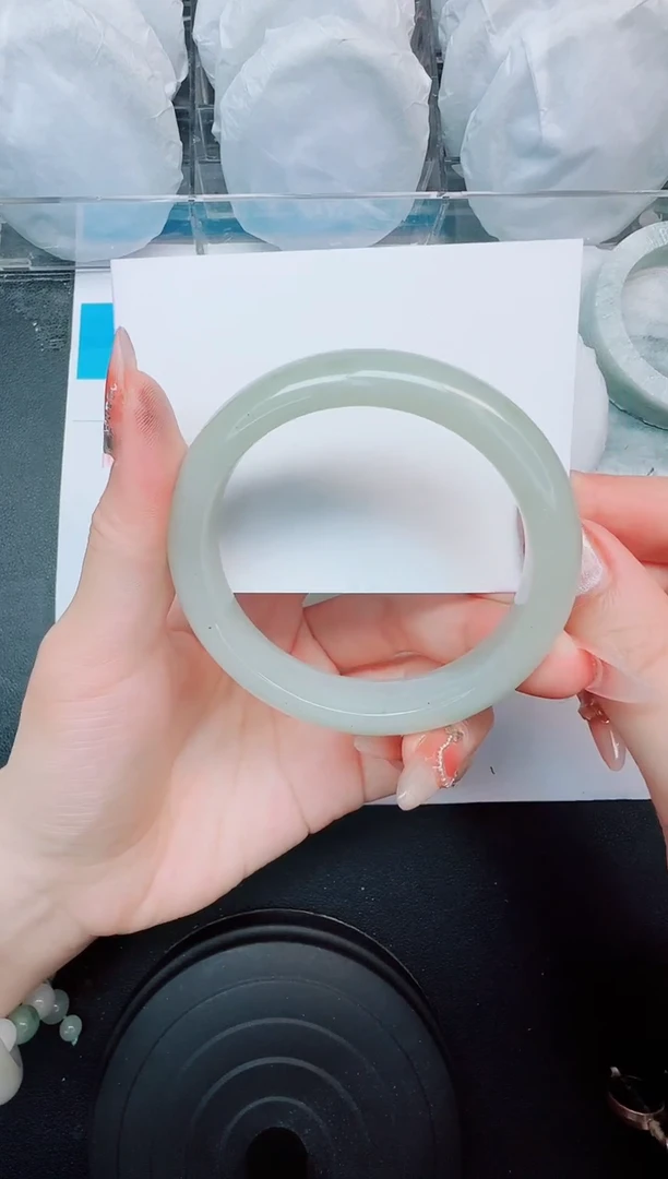 石英质玉手镯未镶嵌264/58.4