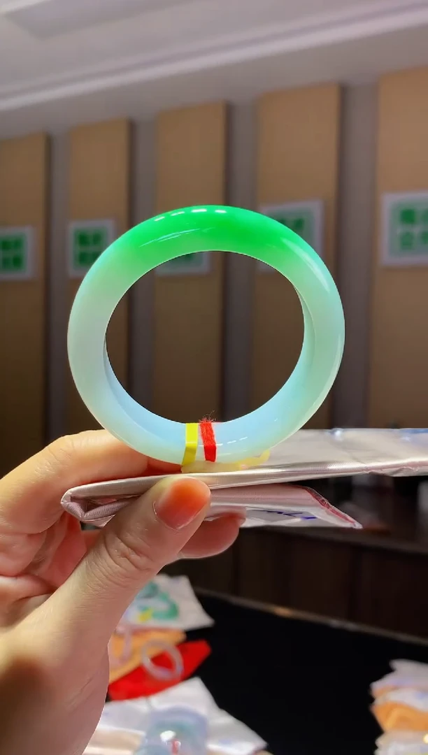 未镶嵌手镯翡翠-Q56 圈口51.6 全款17万 定金2万