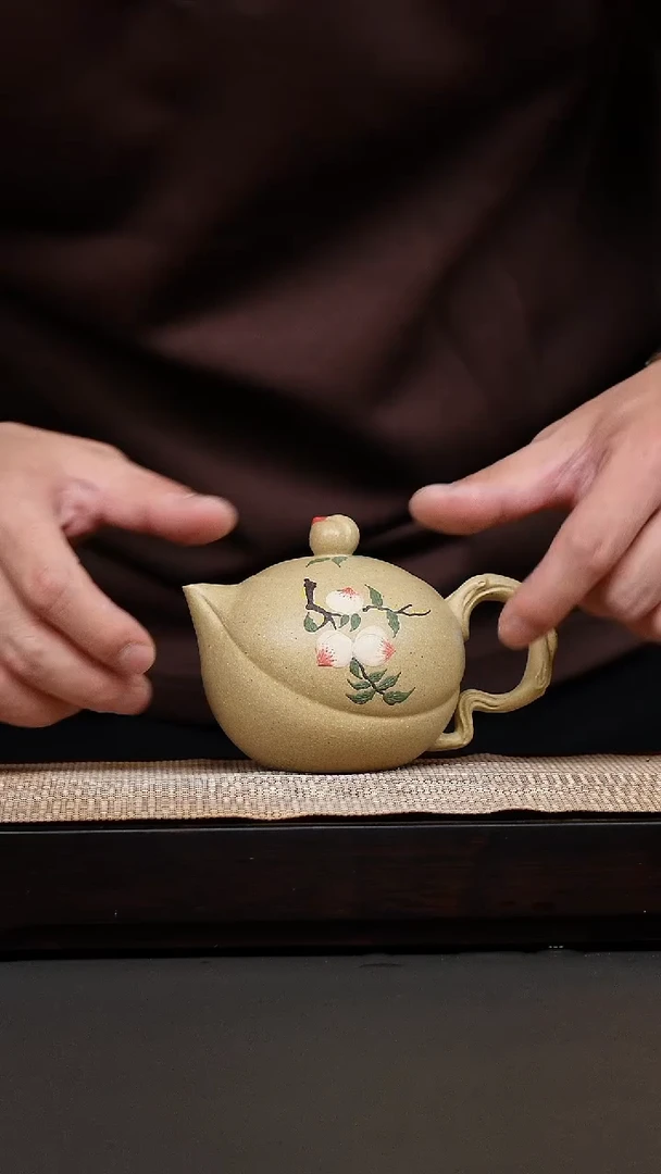 茶壶紫砂本绿泥绘上合桃