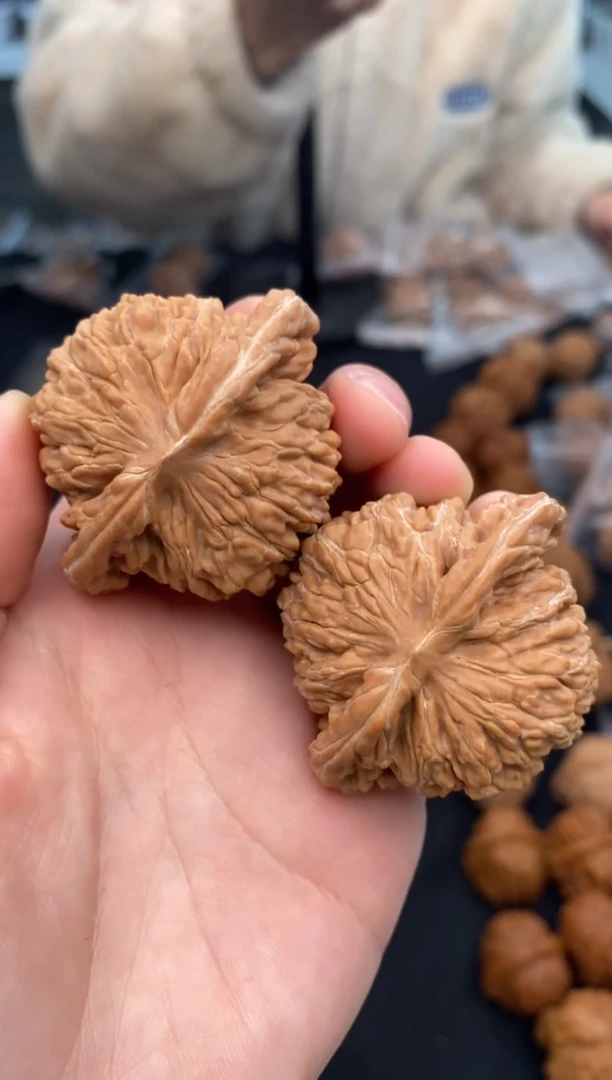 【闪购商品】文玩核桃把件四座楼46-u812