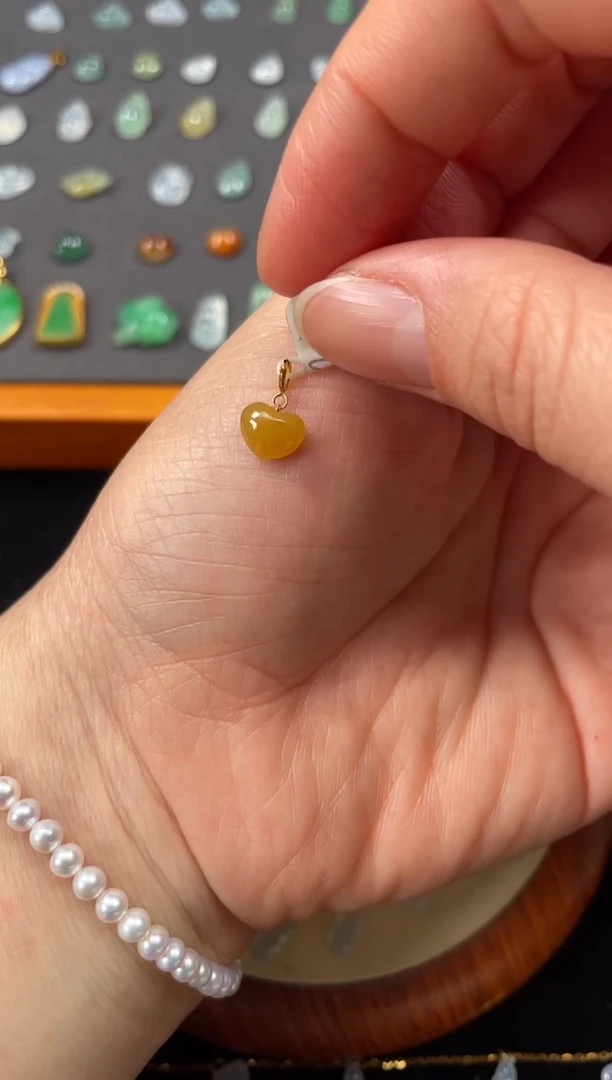 吊坠(不含链)18K金镶嵌翡翠一个JK313