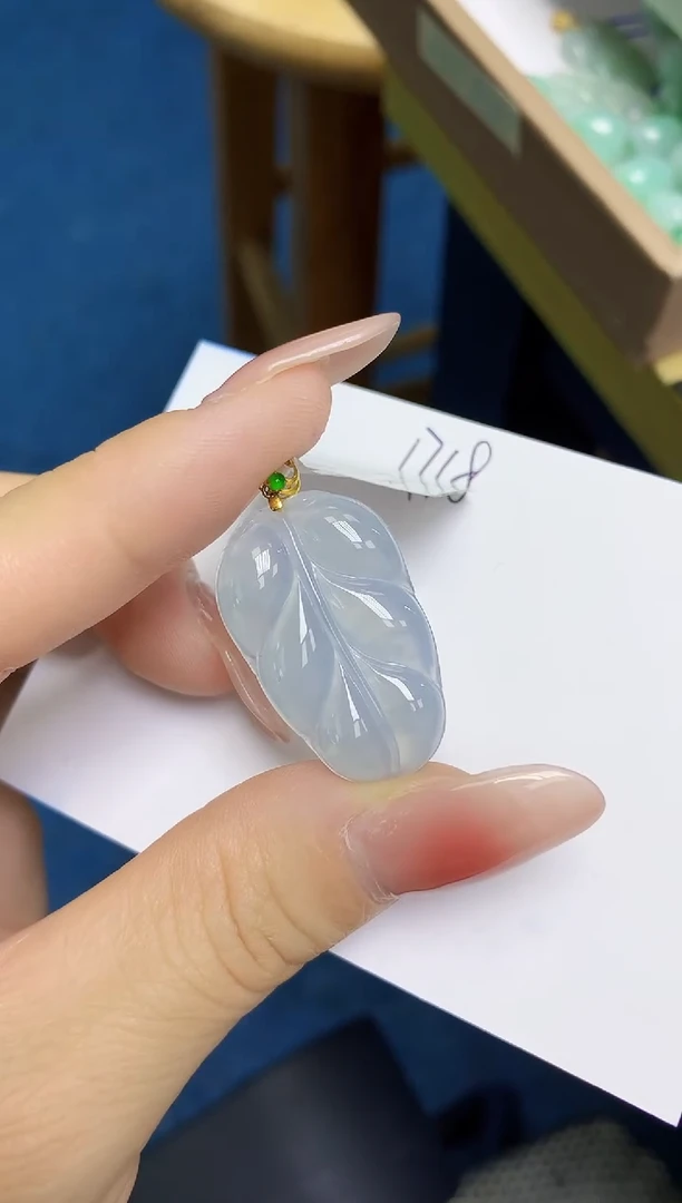 翡翠18K金镶嵌颈饰 天然缅甸翡翠A货