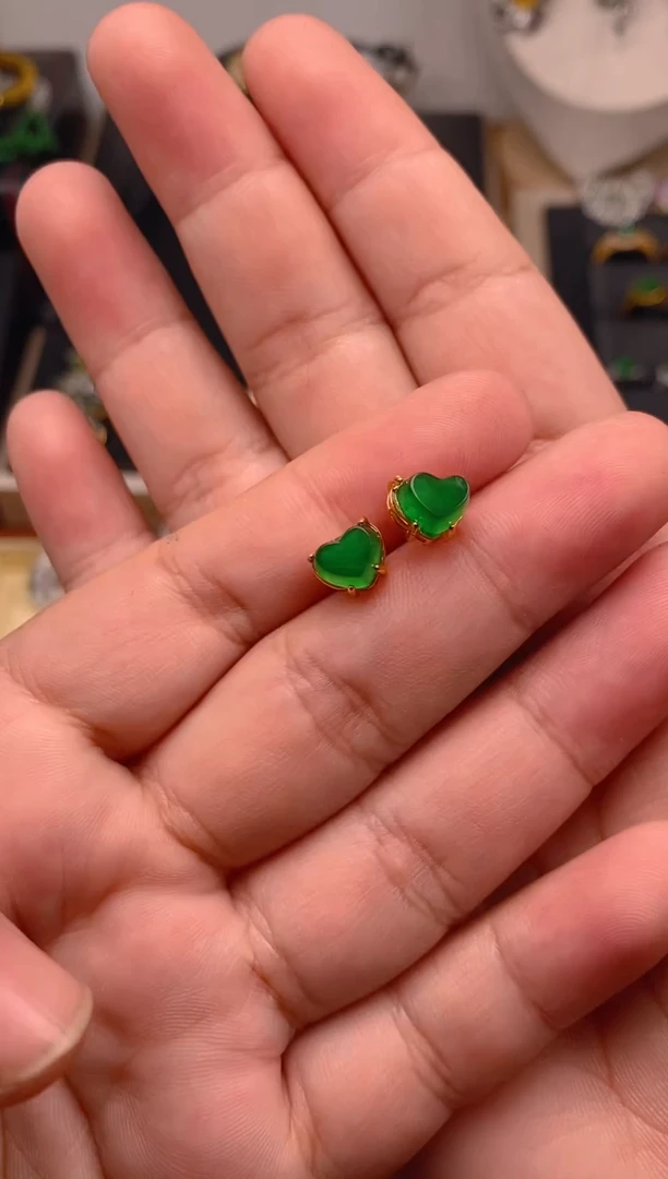 【闪购商品】翡翠耳饰银S925镶嵌爱心耳钉