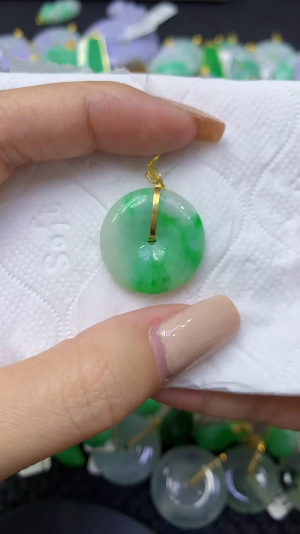 颈饰18K金镶嵌翡翠天然缅甸翡翠A货