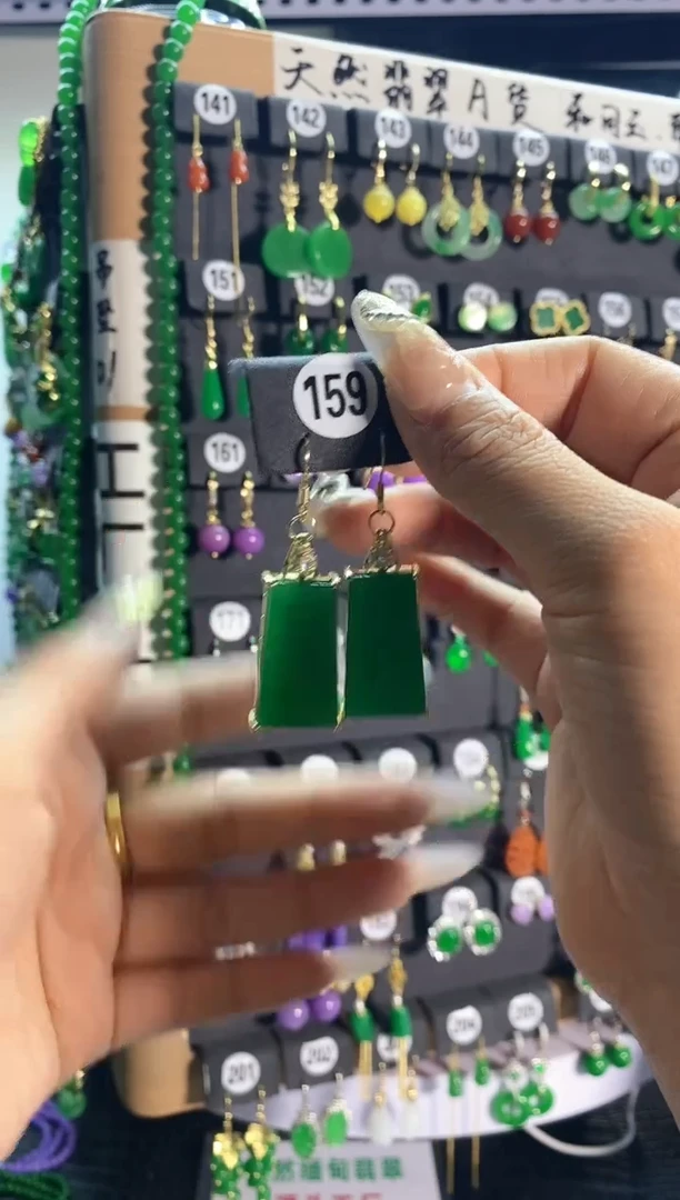 【闪购商品】翡翠耳饰银S925镶嵌159....