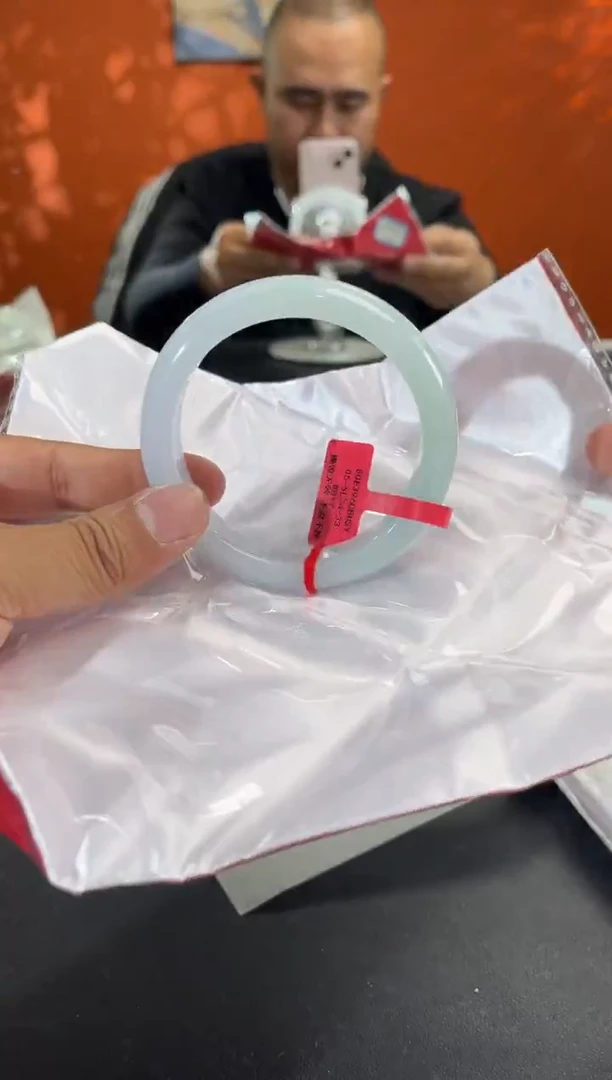 未镶嵌手镯翡翠1  60