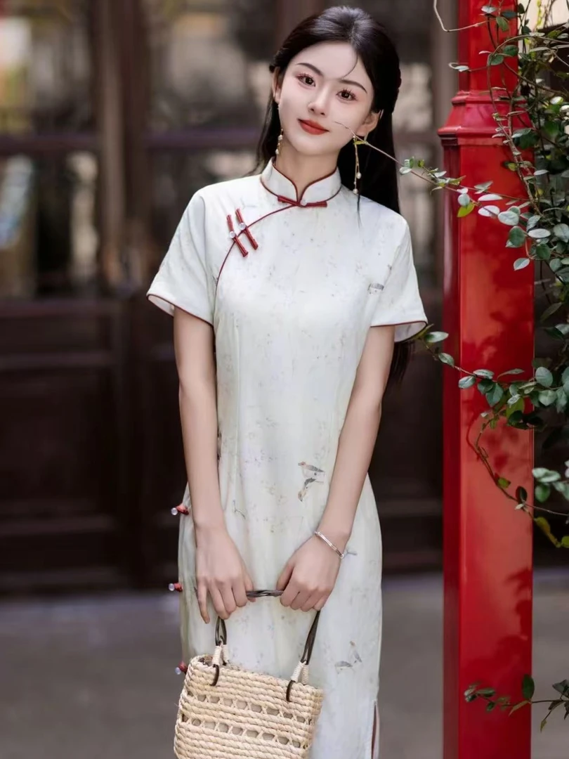 0746 米黄色【喜鹊登枝】红边珠扣 洋气 旗袍