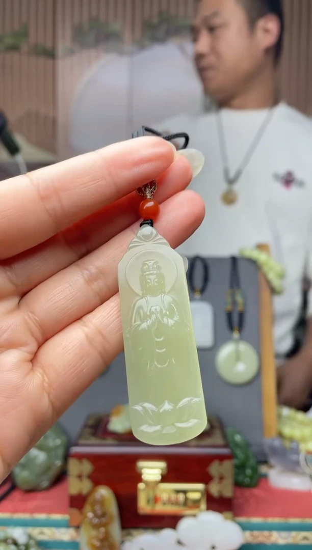 颈饰未镶嵌和田玉拍一发一