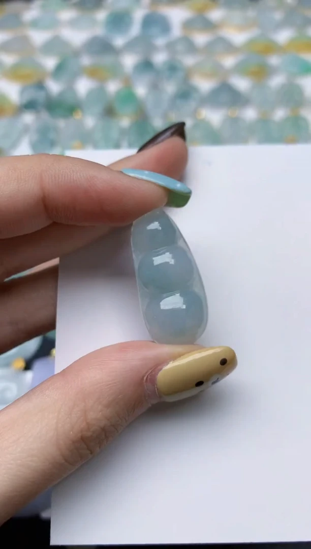 翡翠未镶嵌颈饰天然翡翠A货