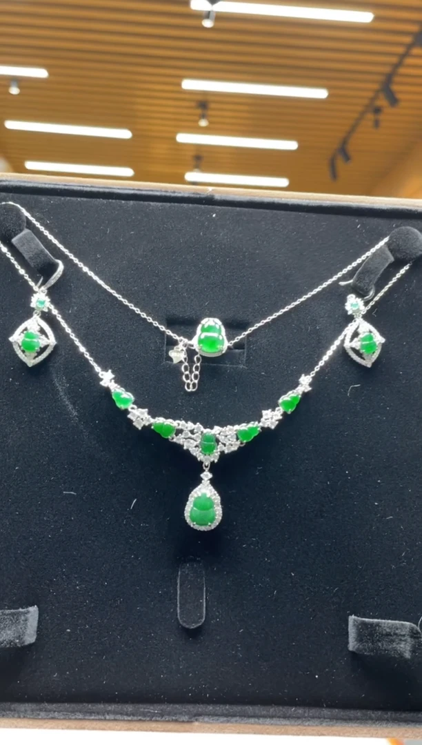 【闪购商品】翡翠颈饰未镶嵌（只发一套）x47