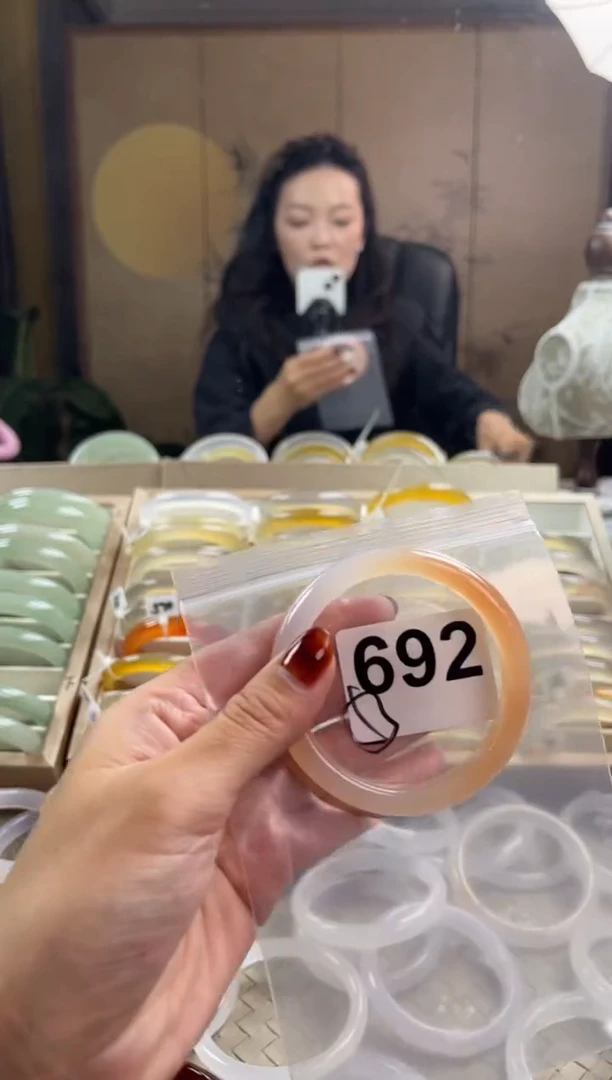 手镯玛瑙/玉髓未镶嵌692