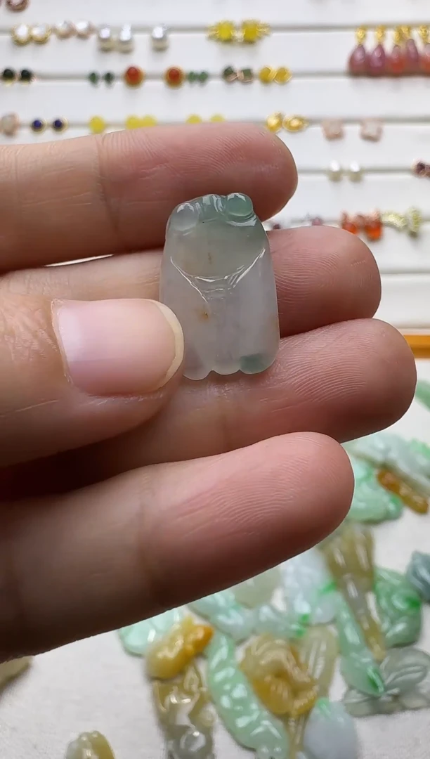 颈饰未镶嵌翡翠萍*丫未镶嵌 翡翠