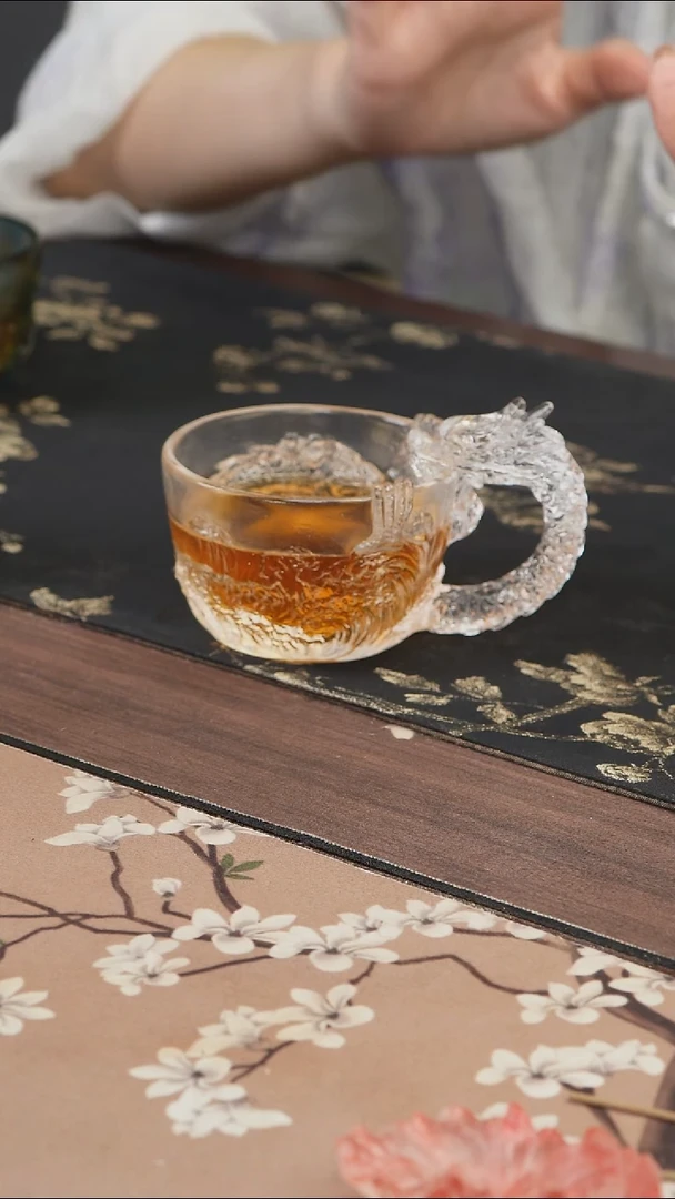 手工艺品琉璃白色龙杯