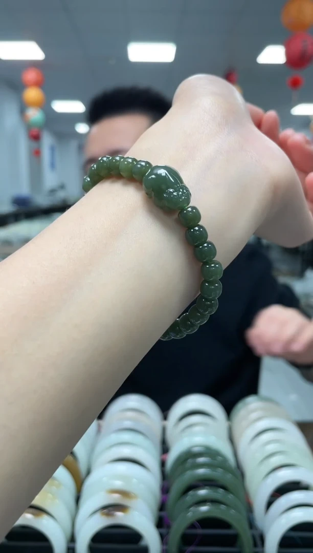 手链未镶嵌和田玉深色沙枣青貔貅卡7-6老型手串一条