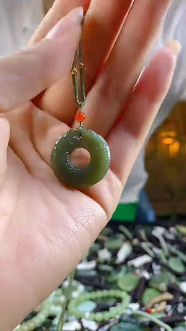 和田玉未镶嵌颈饰多样性发货，拍一发一