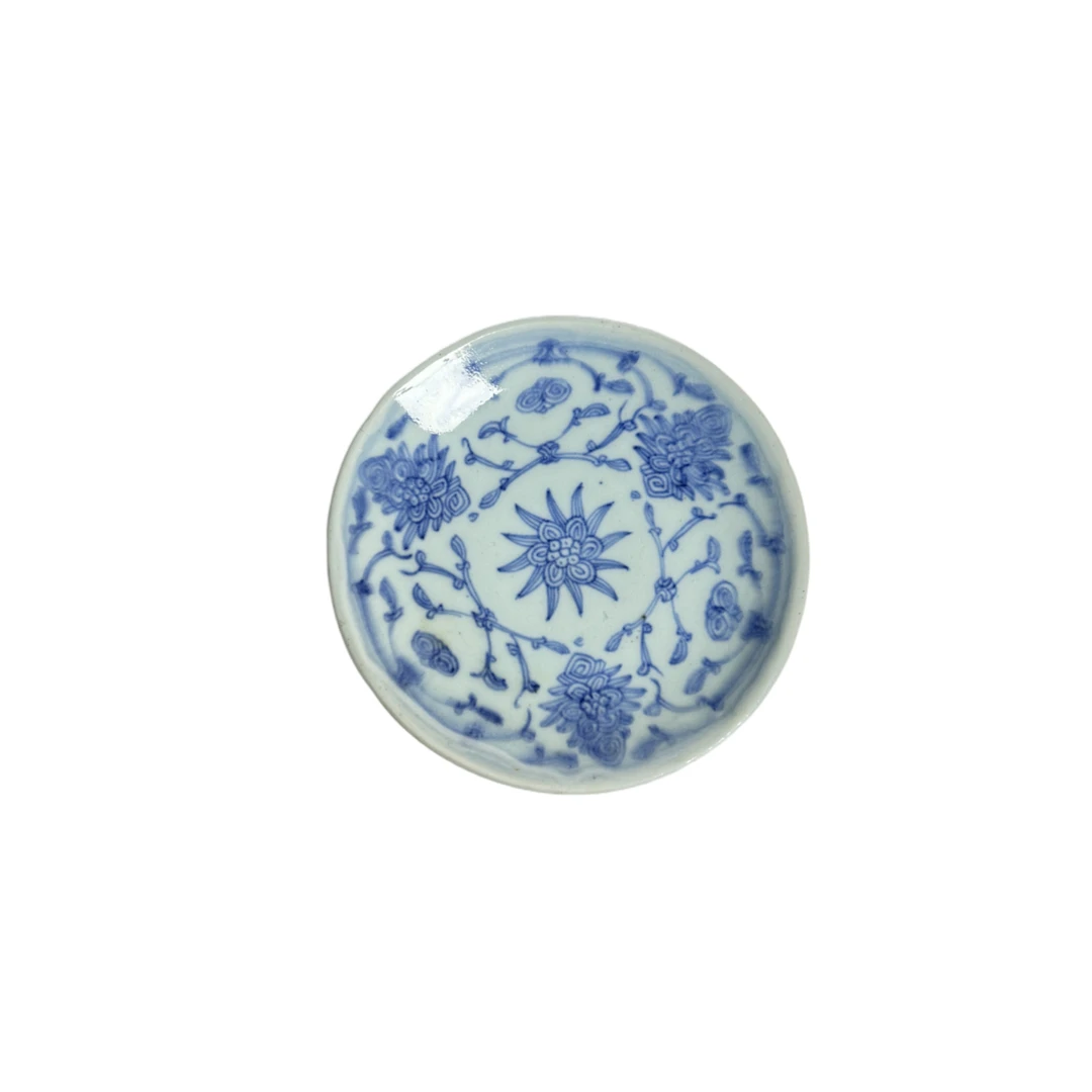 缠枝莲花卉青花陶瓷盘
