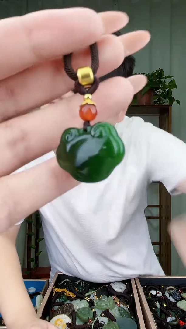未镶嵌和田玉挂件拍一发一，多样性发货！