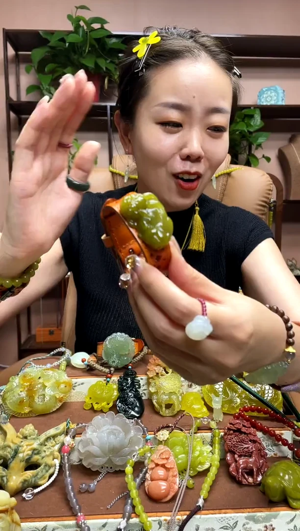 未镶嵌岫玉手牌多样性发货发其中之一