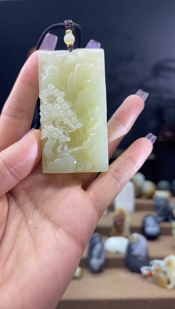 颈饰未镶嵌和田玉1